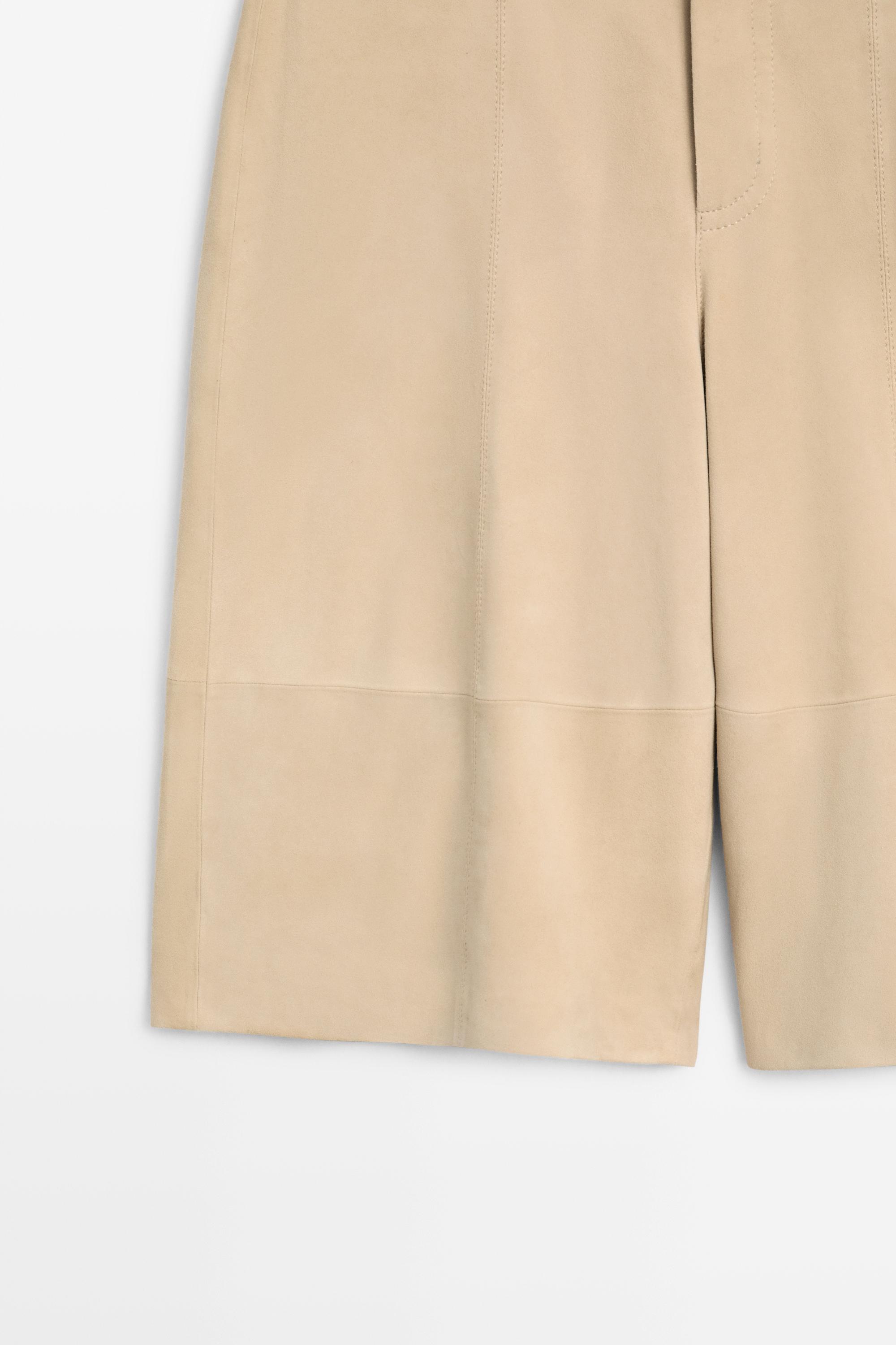 Bermuda long en cuir finition daim