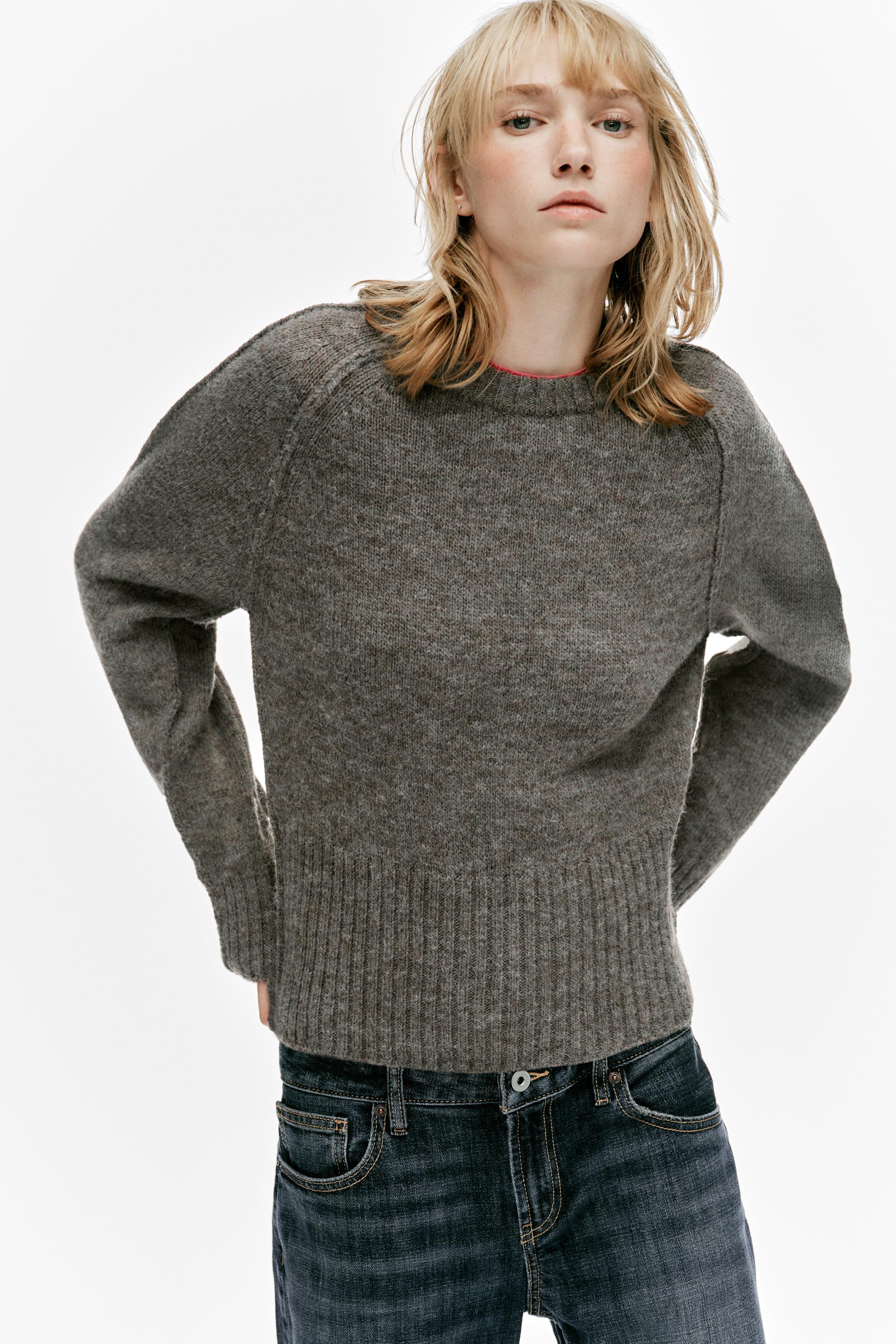PULL EN MAILLE À COUTURES MARQUÉES AUX ÉPAULES