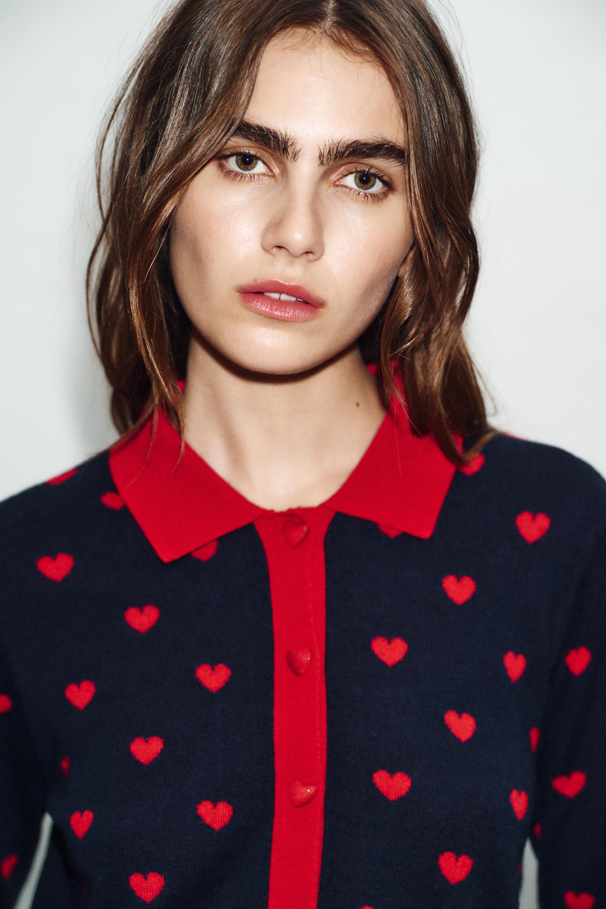 GILET EN MAILLE JACQUARD CŒURS