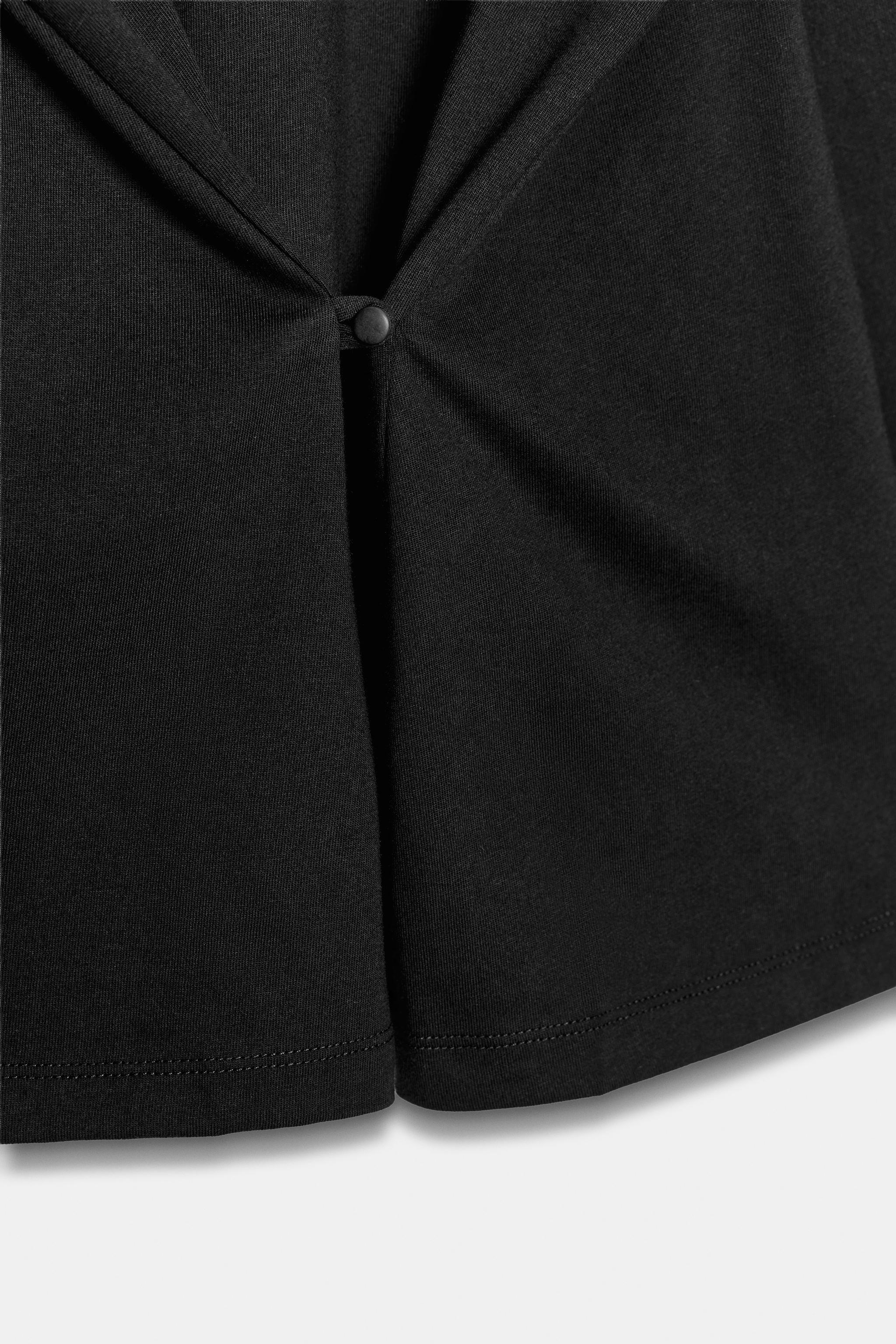 BACK BUTTON T-SHIRT