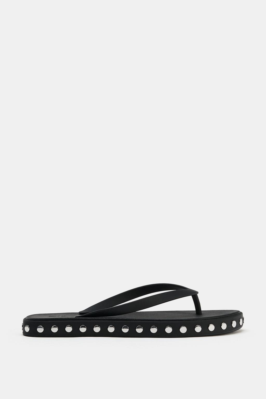 FLAT SANDALS WITH STUDS