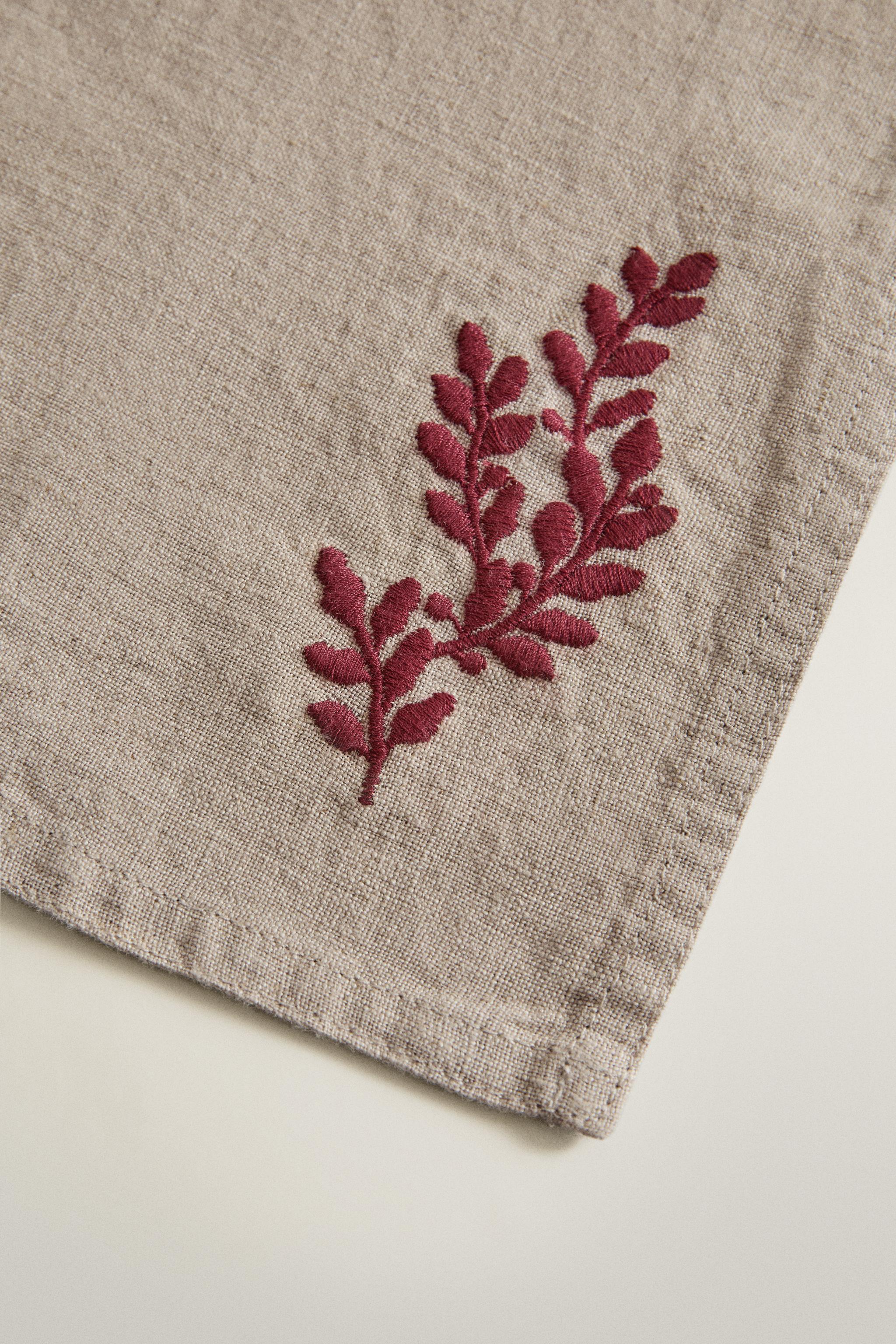 LINEN CHRISTMAS EMBROIDERED NAPKINS (SET OF 2)