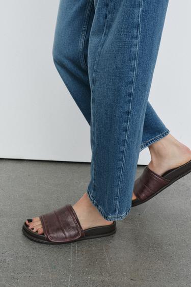 PLOCHÉ KOŽENÉ SANDÁLY S VOLNOU PATOU - Hnědá od Zara