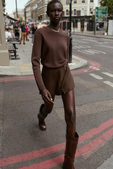 ASYMMETRIC APPLIQUÉ BERMUDA SHORTS - Brown by Zara