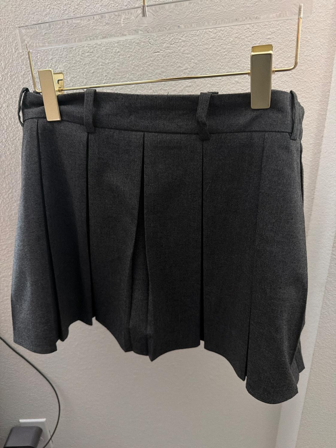 PLEATED SKORT WITH BELT - Image 2