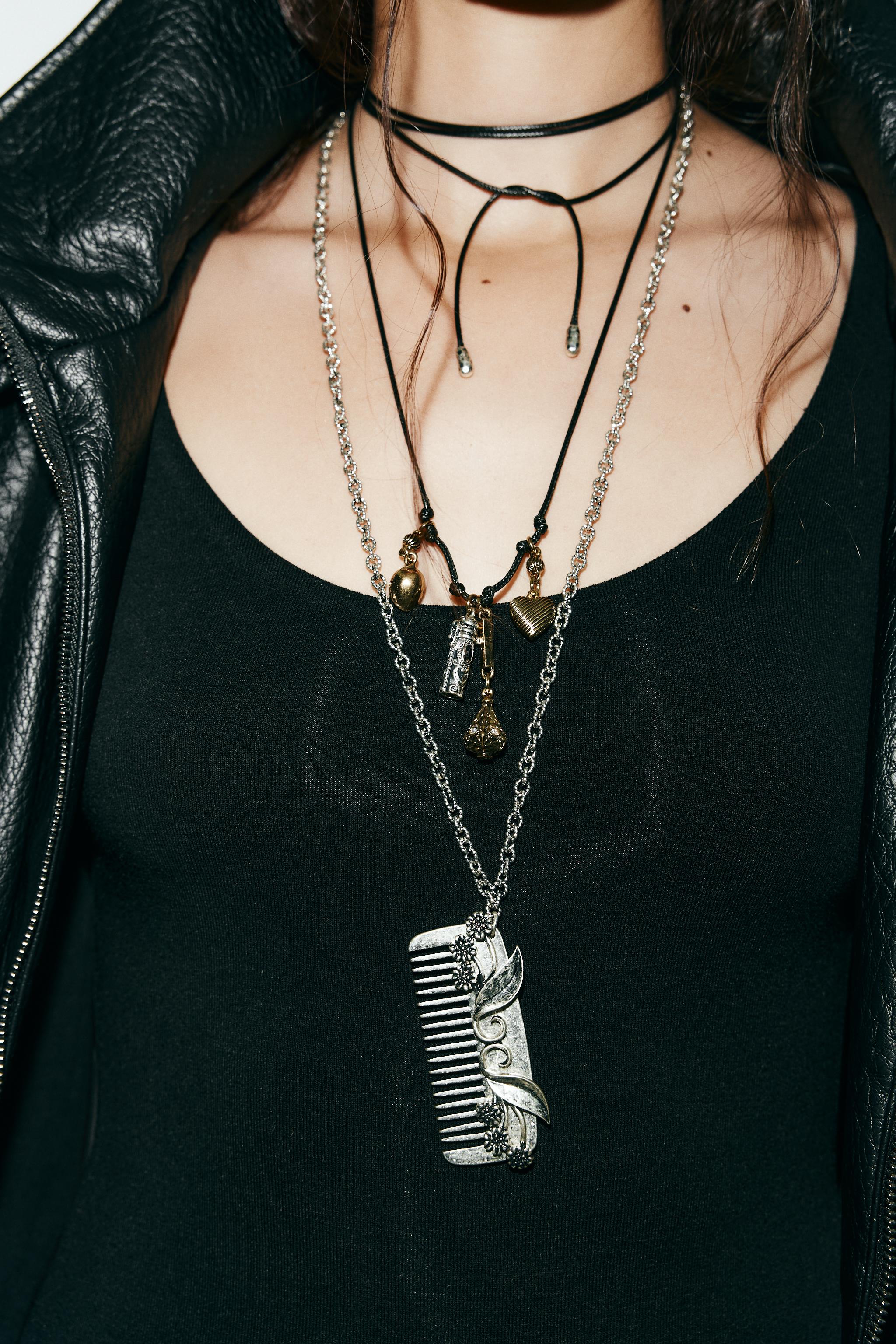 コーム＆チャーム付きネックレス 2本セット - シルバー | ZARA