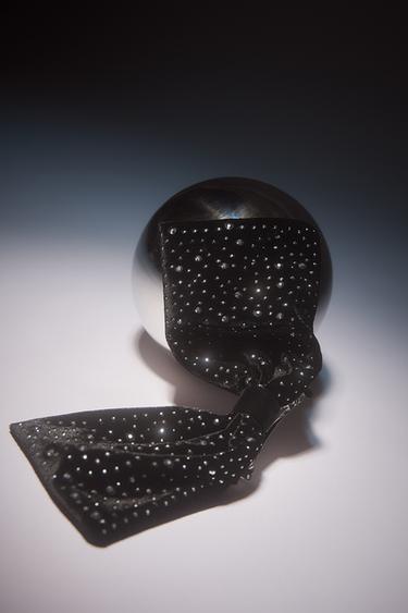 PINZA PASADOR LAZO STRASS - Negro de Zara