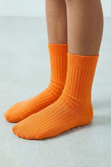 LONG RIBBED SOCKS - Orange by Zara