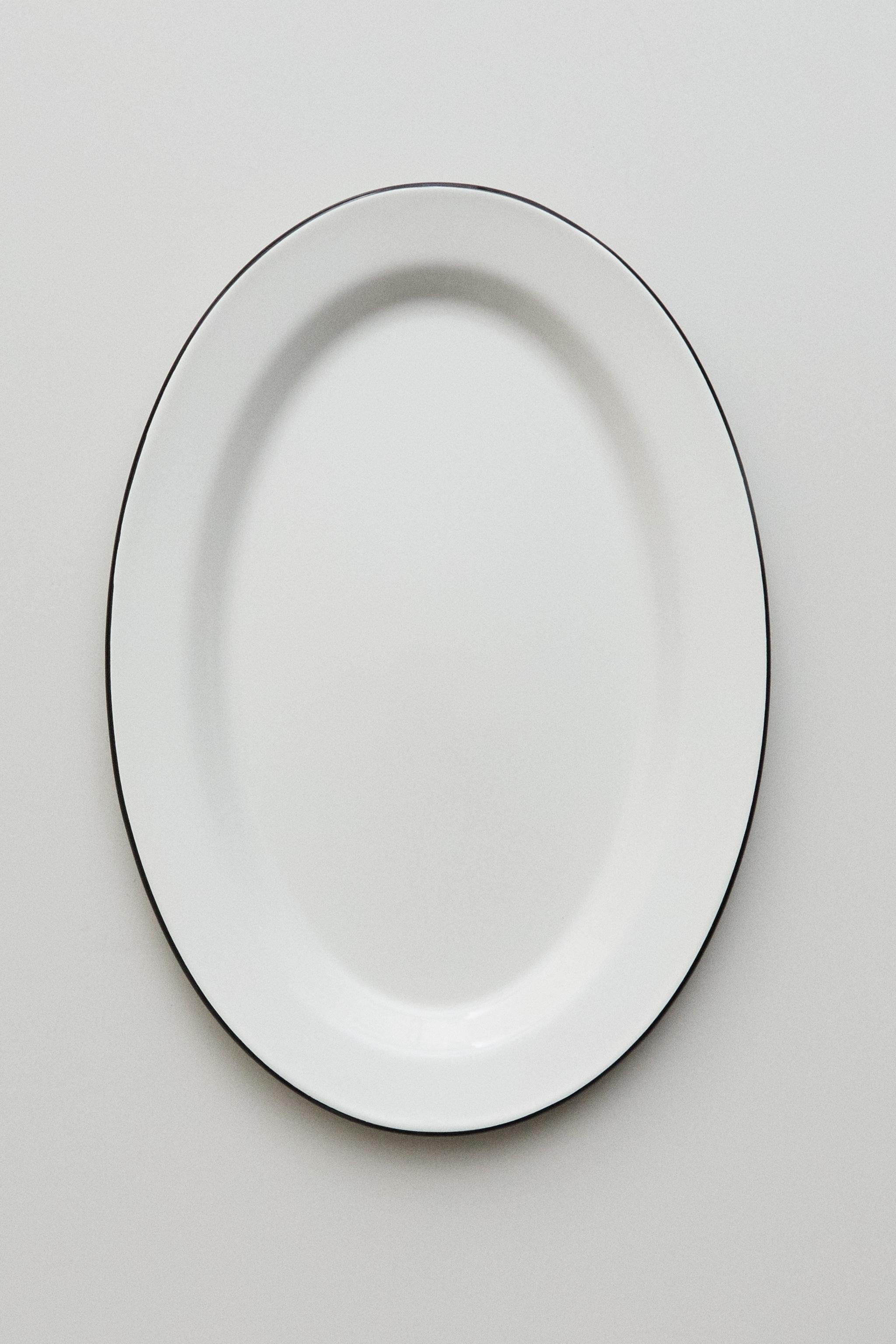 IRON RIM SERVING DISH
