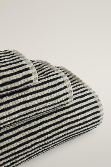 DYED THREAD COTTON BATH TOWEL — Ecru / Black 2