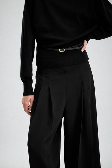 BERMUDA LARGA PINZAS - Negro de Zara