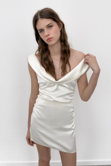 ROBE COURTE SATINÉE À PLIS - Blanc cassé de Zara - Image 3