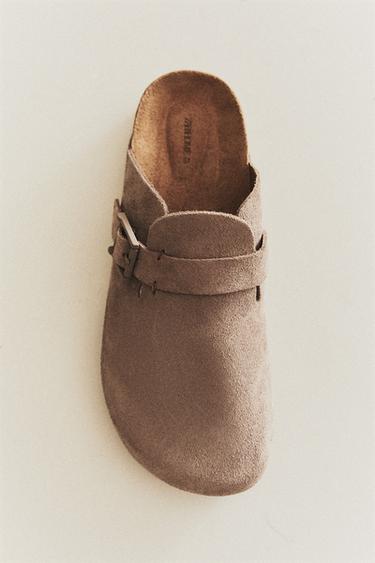 LEATHER CLOGS WITH BUCKLE AND TOPSTITCHING DETAIL - Коричнювато-сірий Zara