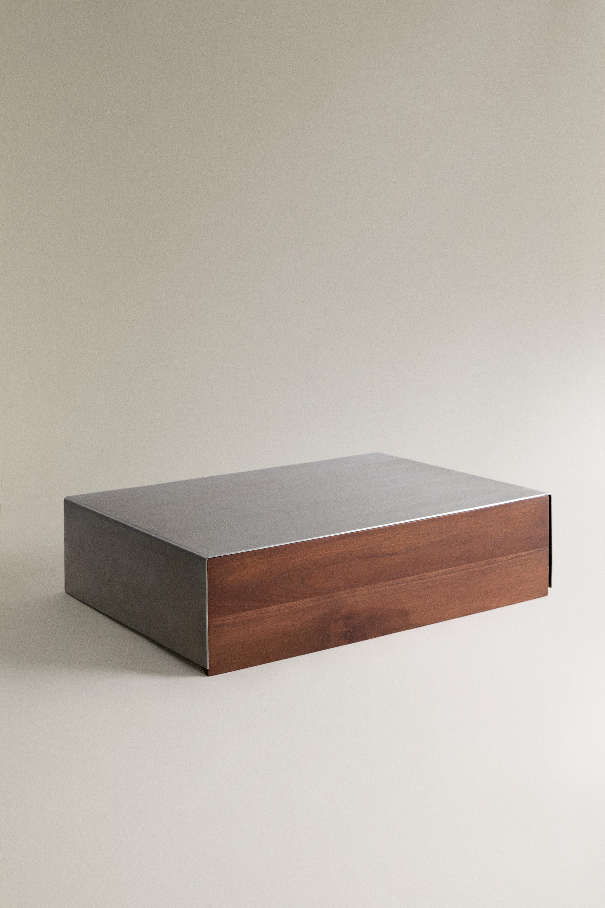 STEEL AND WOOD COFFEE TABLE — Silver