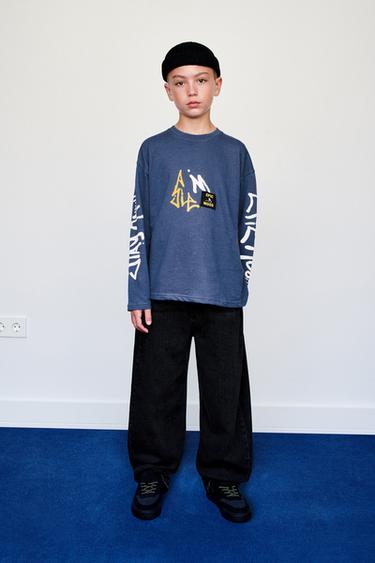 T-SHIRT WITH GRAFFITI LABEL DETAIL - Blue by Zara