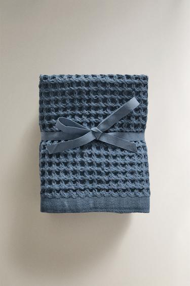WAFFLE-KNIT COTTON HAND TOWEL (PACK OF 3) - dusty blue by Zara