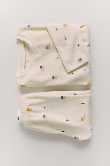 1 1/2-6 AÑOS/ PIJAMA VELOUR CASITAS - Crudo de Zara