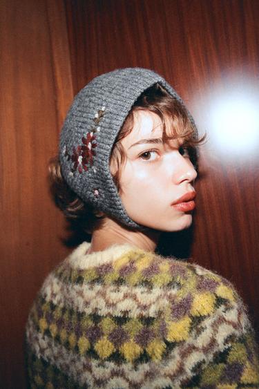 Zara FLORAL EMBROIDERED KNIT BONNET - Gray - Image 0