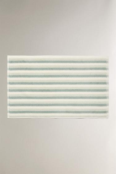 GEOMETRIC JACQUARD BATH MAT - Blue / Green by Zara