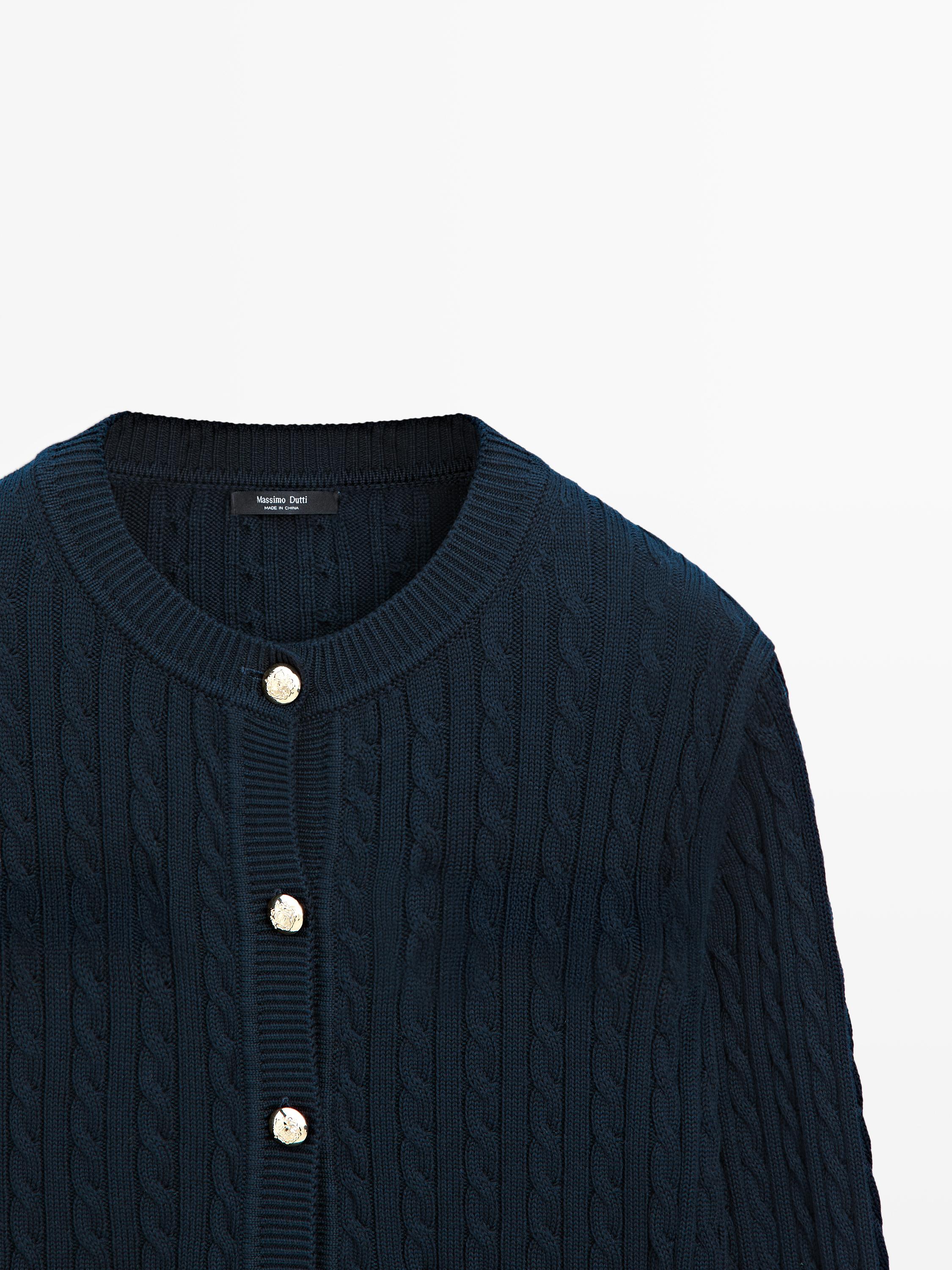 Cardigan tressé avec boutons dorés