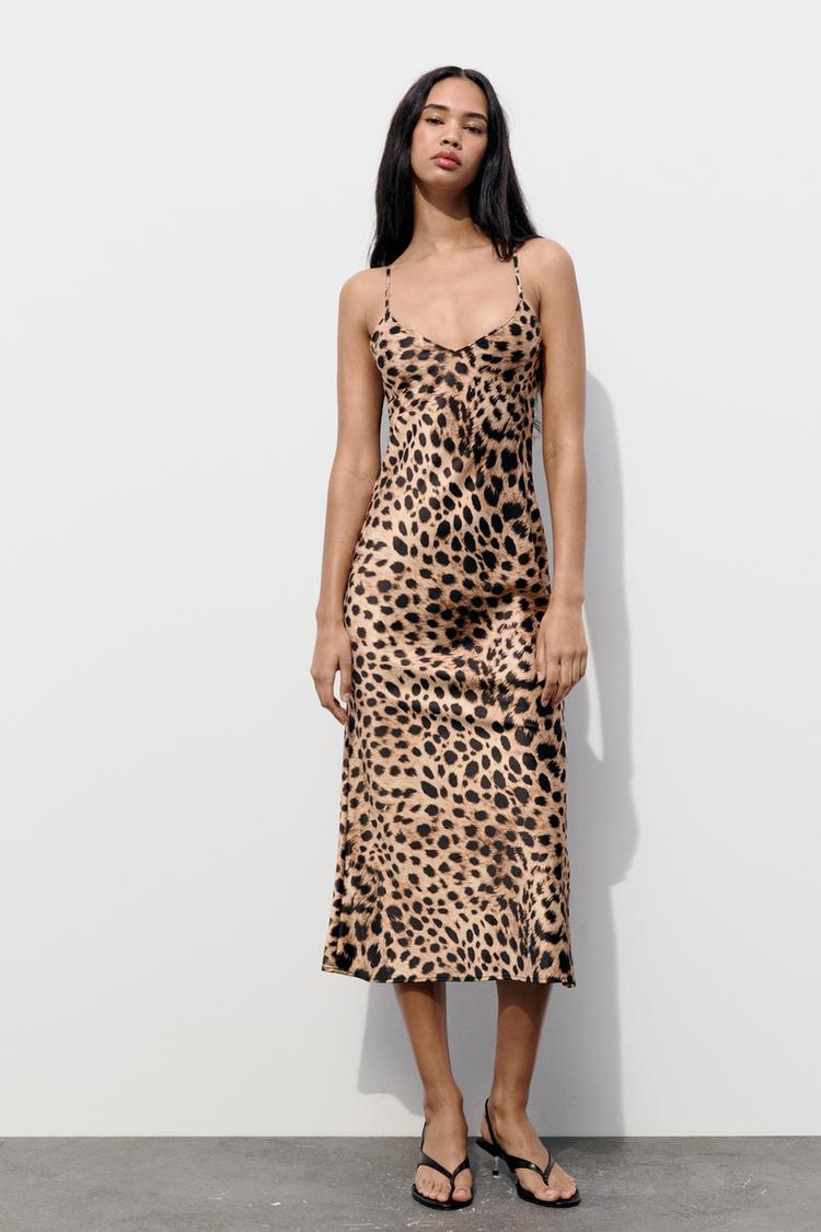 VESTIDO MIDI ESTAMPADO ANIMAL - Leopardo de Zara - tendencias de moda primavera-verano 24/25