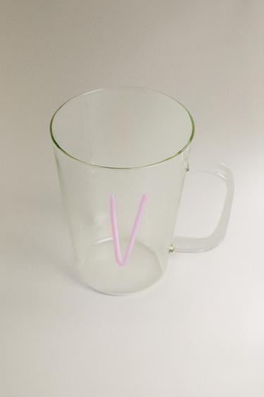 BOROSILICATE MUG WITH THE LETTER V — Pink 2