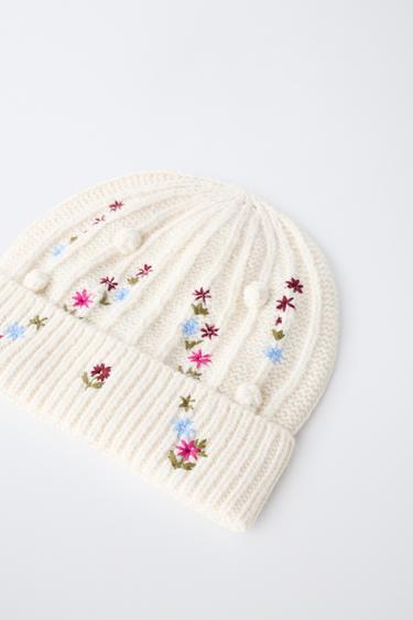 EMBROIDERED BOBBLE KNIT BEANIE — Ecru 2