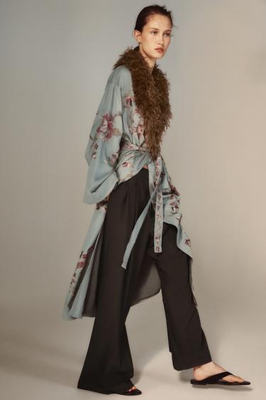 PANTALÓN PLIEGUES TRABILLA ESPALDA - Gris-Granate de Zara