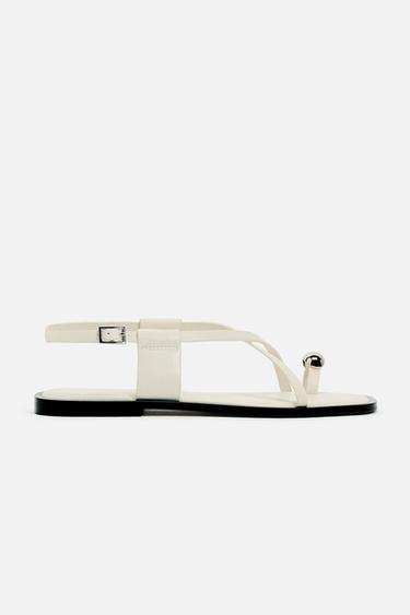 Zara FLAT STRAPPY SANDALS WITH METAL EMBELLISHMENT - White