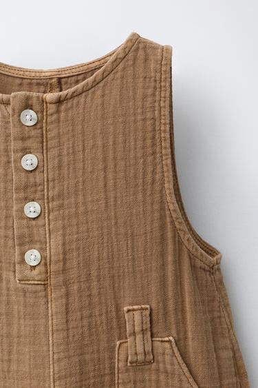 SALOPETTE LONGUE RUSTIQUE AVEC PIÈCES - Marron clair de Zara - Image 2