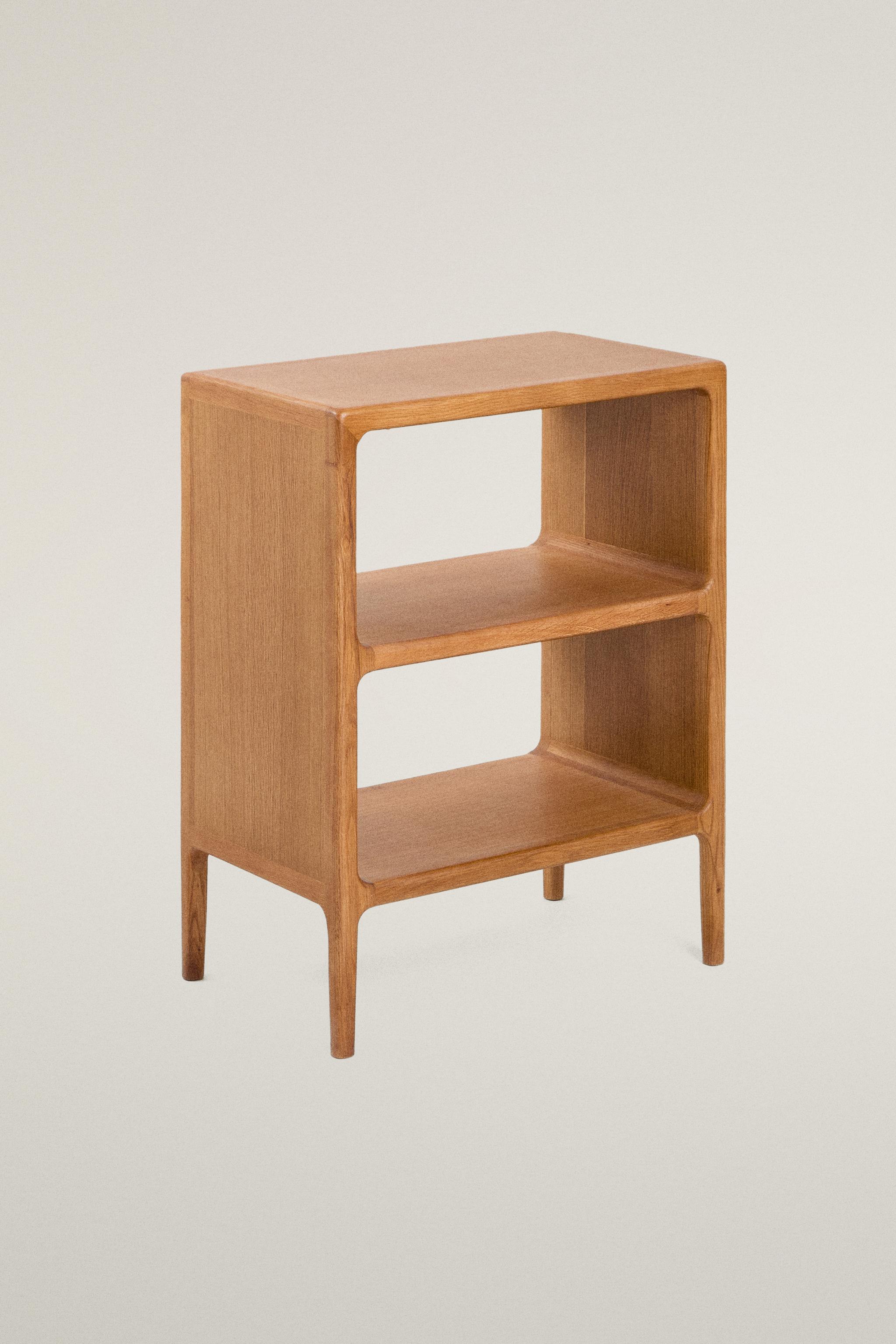 OAK WOOD SHELVING UNIT