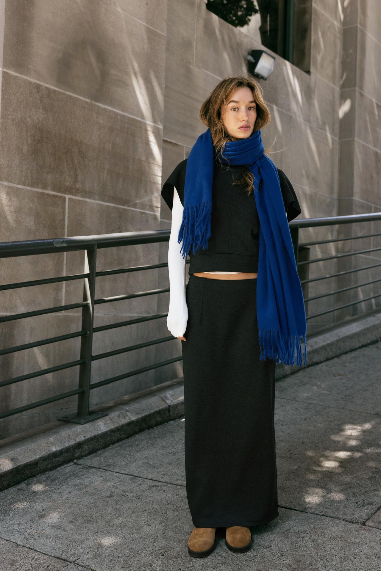 SOFT STRAIGHT MIDI SKIRT