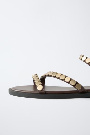 SANDALES À CLOUS - Marron de Zara - Image 5