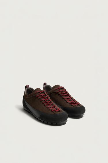 SABATILLES DE PELL AARON LEVINE X ZARA - Marró de Zara