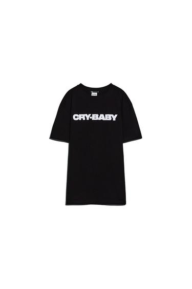 CAMISETA CRY - BABY © UNIVERSAL CITY STUDIOS LLC