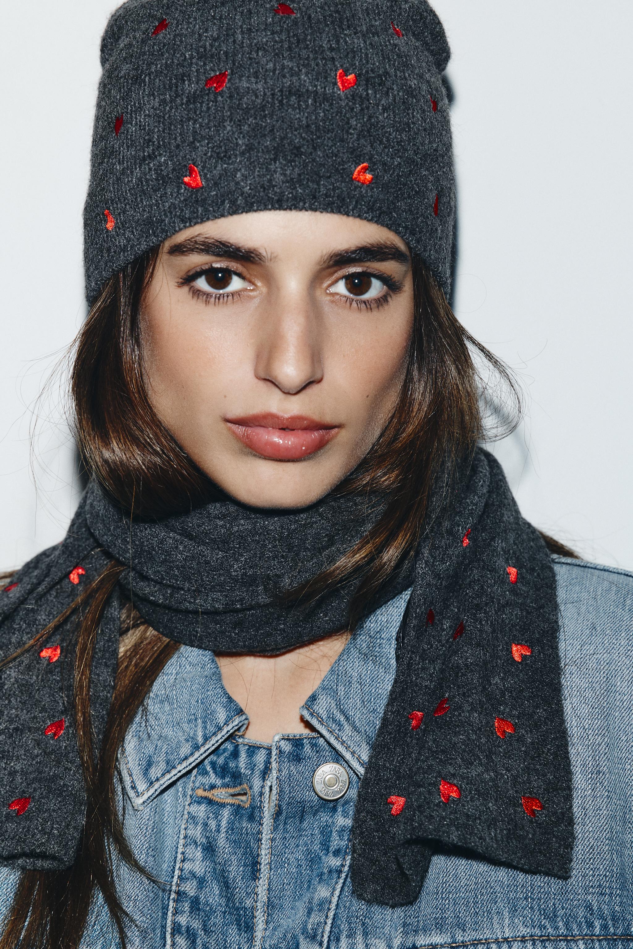 KNIT SCARF WITH EMBROIDERED HEARTS