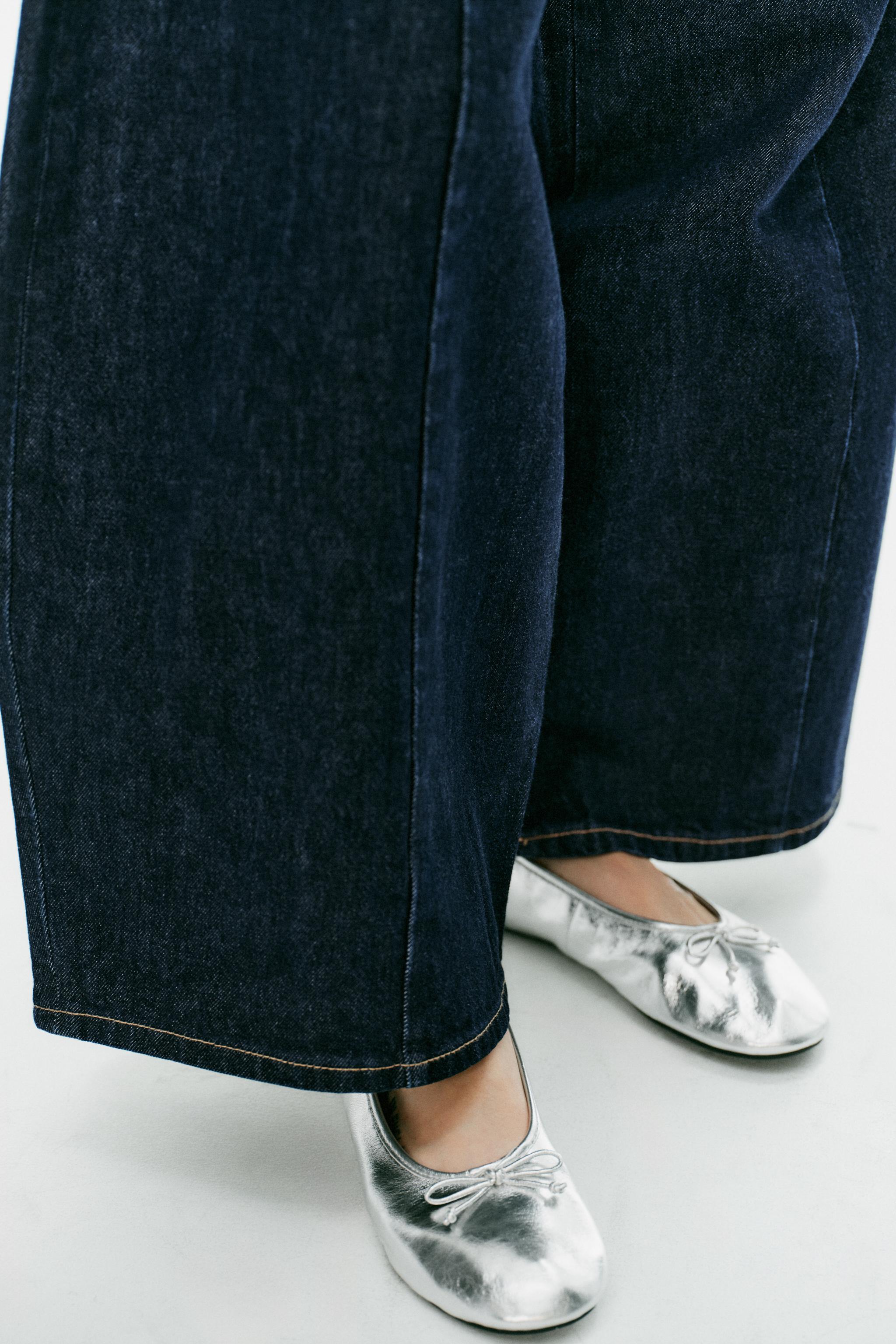 METALLIC LEATHER BALLET FLATS — Silver