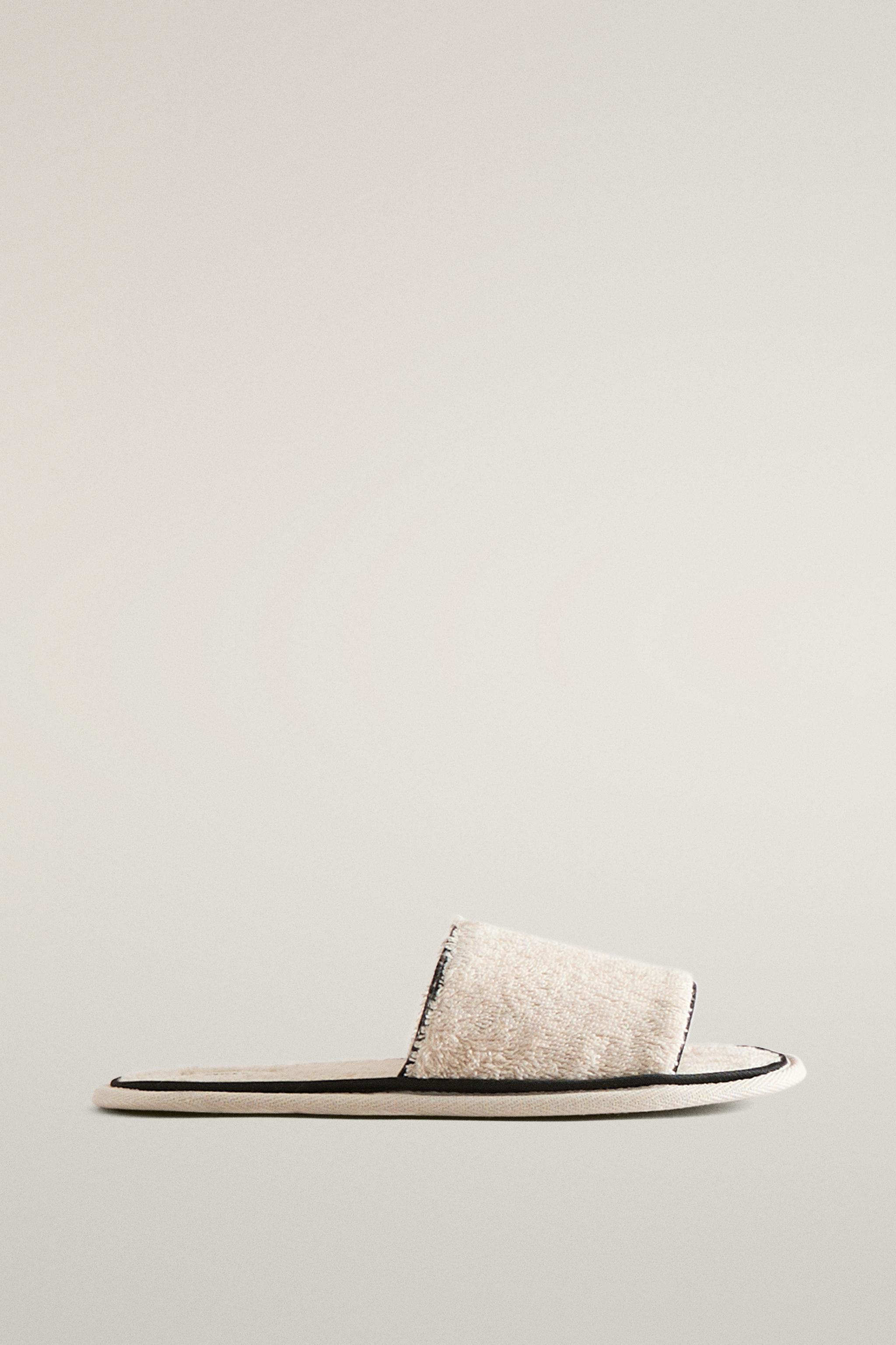 BATH TOWEL SLIDES WITH PIPING