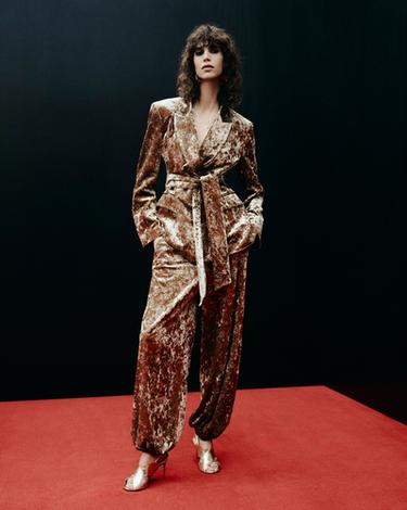 SANDALIA TACÓN EFECTO LAMINADO - Oro de Zara - Imagen 0