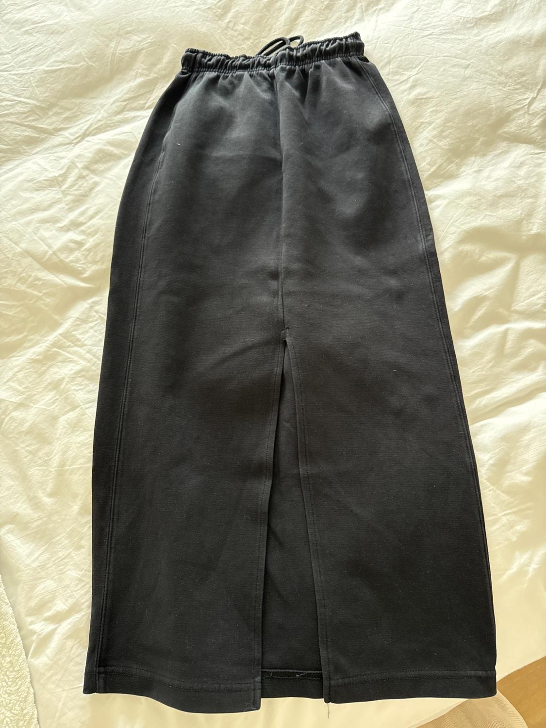 CLEAN INTERLOCK PLUSH MIDI SKIRT - Image 3