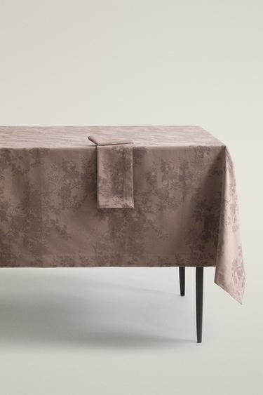 FLORAL JACQUARD TABLECLOTH - Burgundy by Zara