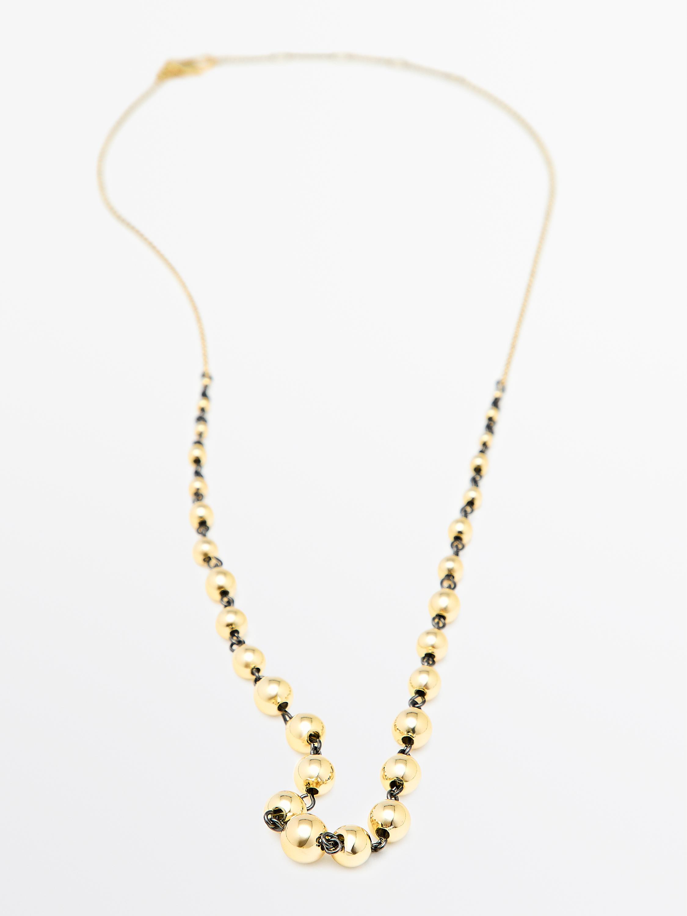 Chain necklace with beads