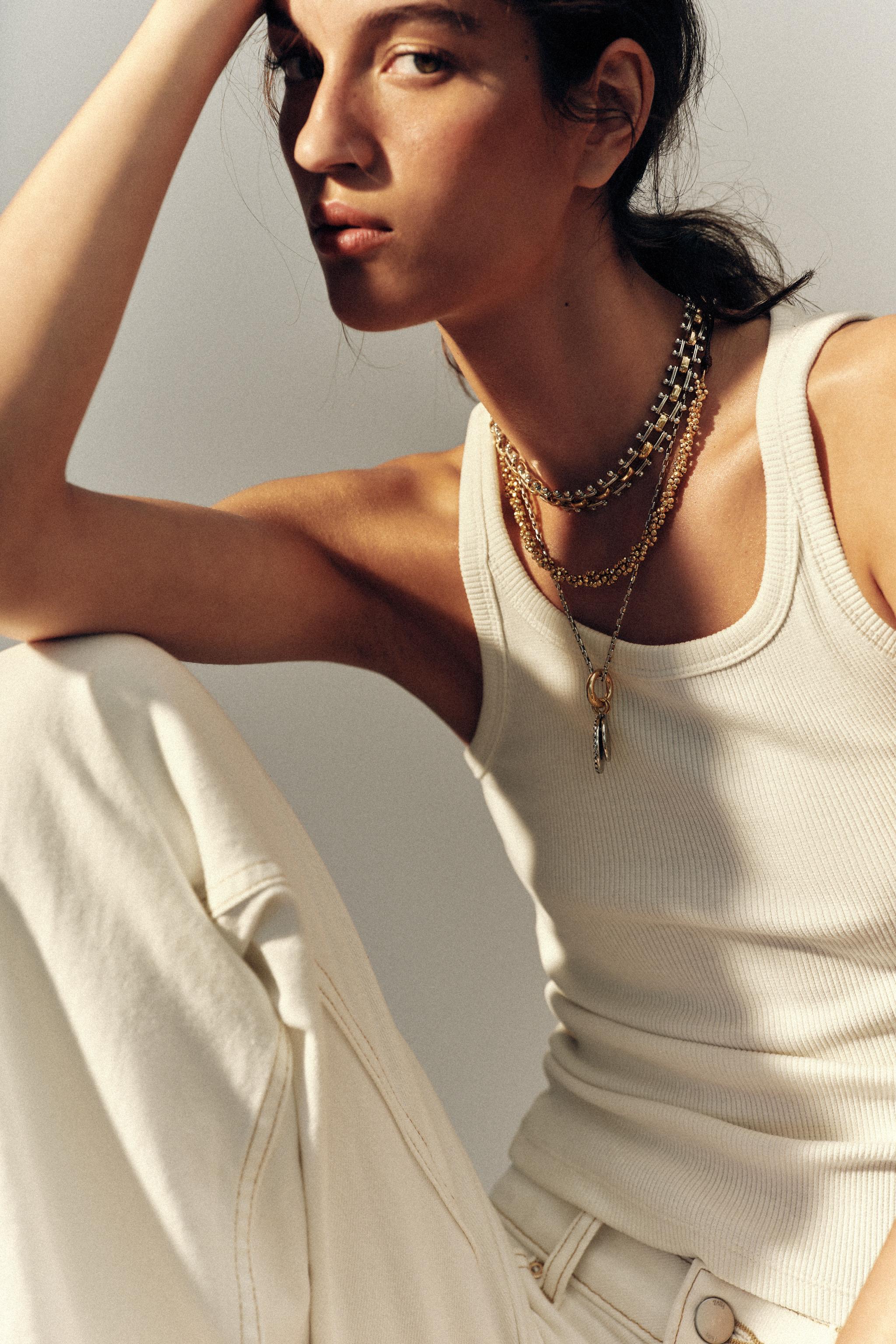 Женские аксессуары Zara PACK OF 3 CORD AND MEDALLION NECKLACES