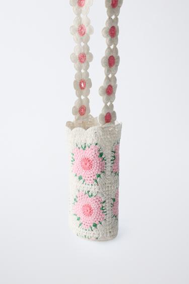 PORTE-BIBERON EN CROCHET FLEURS - Écru de Zara - Image 1