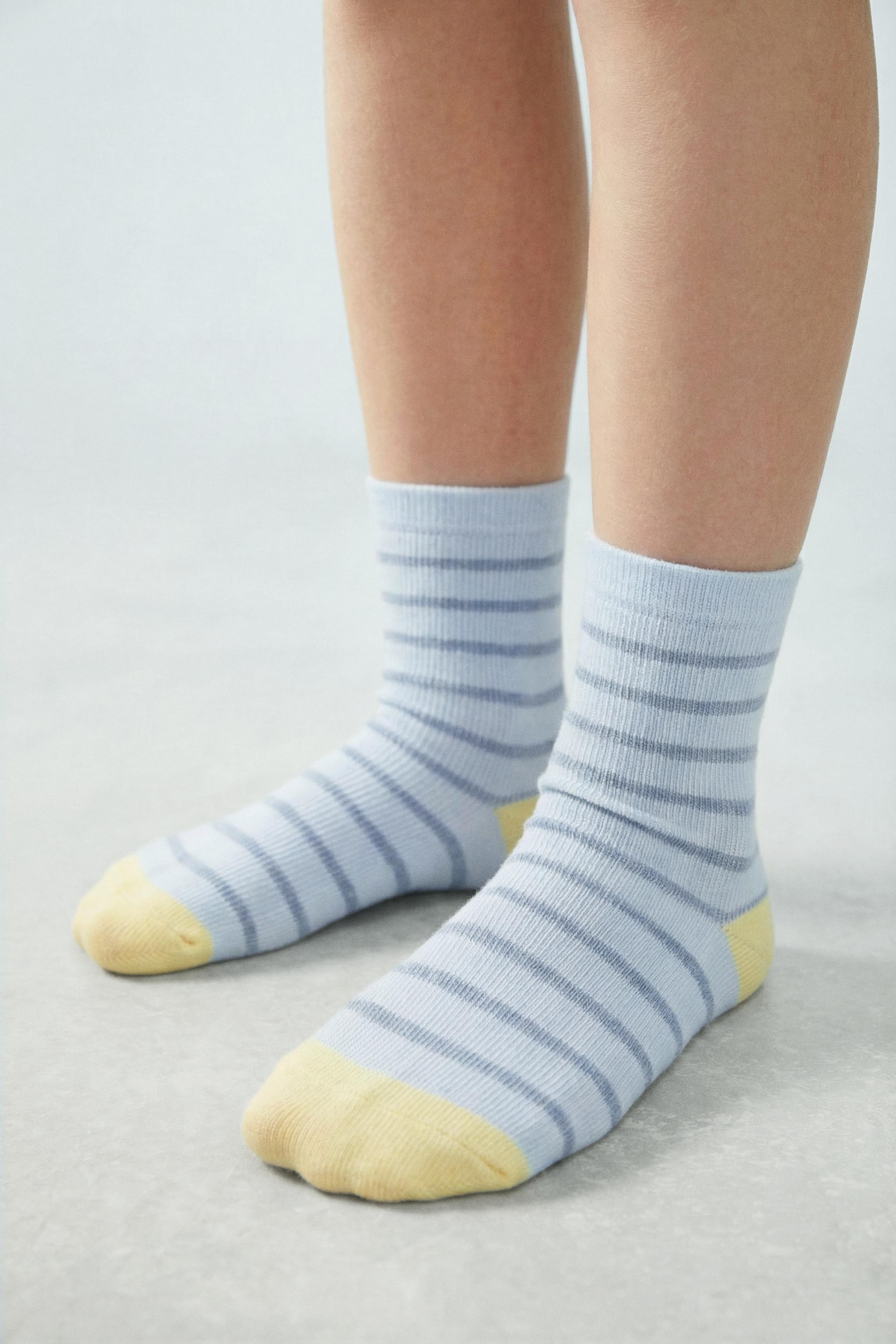 LOT DE CINQ CHAUSSETTES HAUTES À RAYURES