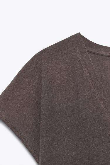 CAMISETA CON ALGODÓN - LINO - Marrón de Zara