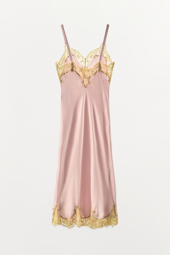 zara pink lace dress A vibrant fuchsia dress to slay this Summer https://go.zara/newin-f