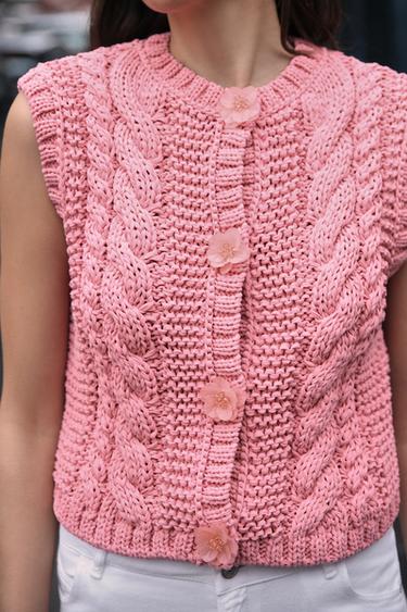 KNIT VEST TOP WITH FLOWER BUTTONS - Pink by Zara