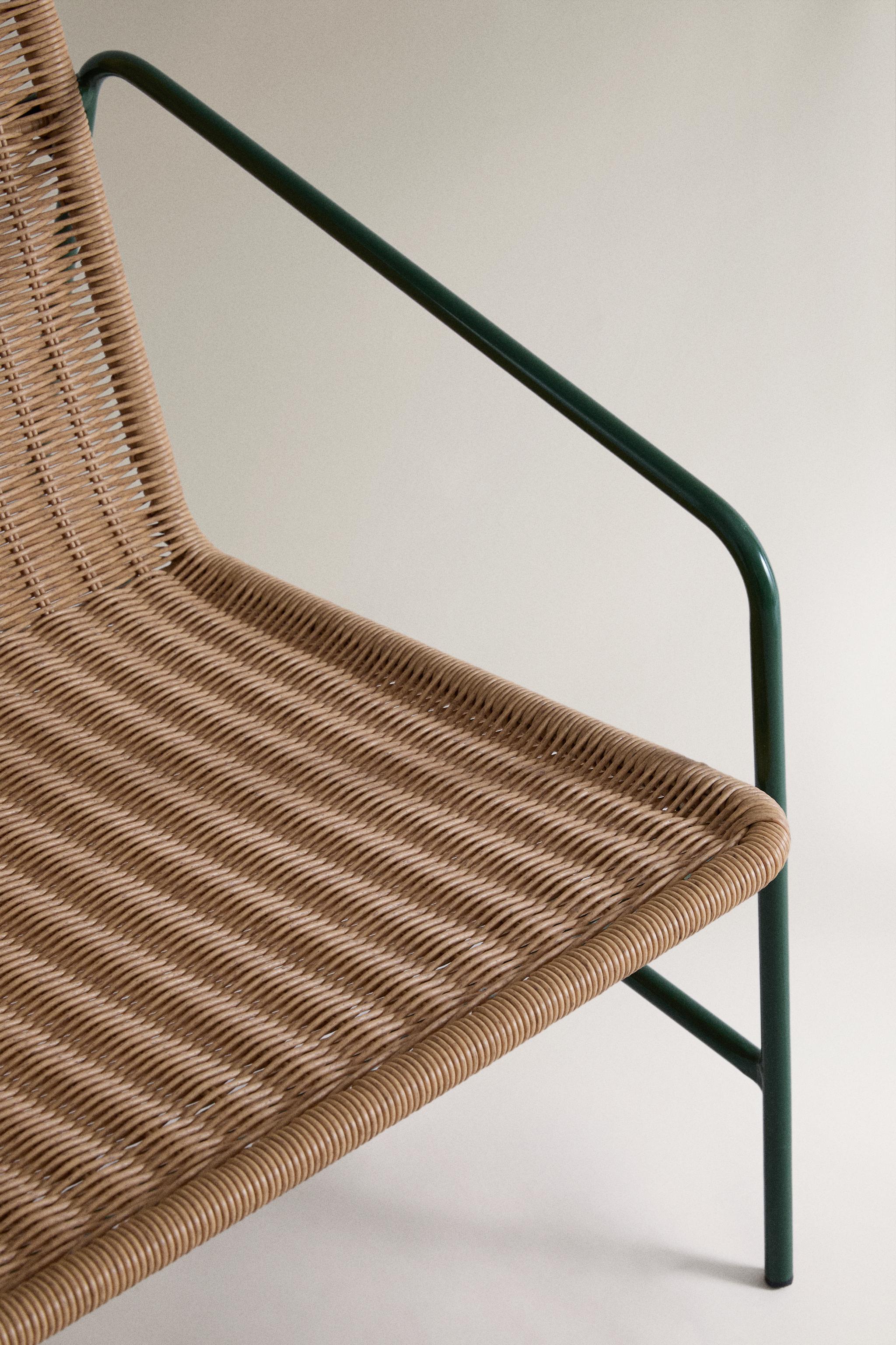 FAUTEUIL EXTÉRIEUR TRESSÉ DÉTAIL GÉOMÉTRIQUE