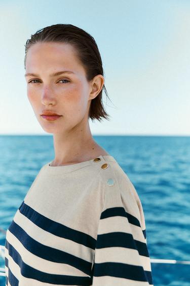 BLOUSE À RAYURES AVEC LIN - Bleus marine / Écrus de Zara - Image 2